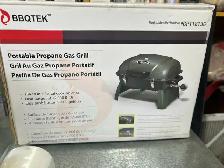 NEW BBQTEK PORTABLE PROPANE GAS GRILL