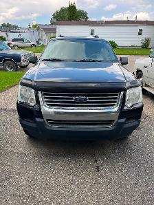 2007 Ford Explorer XLT 4x4 - Photo 2