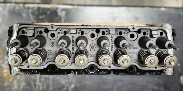 Culasse en Fonte/Cast Iron Cylinder Head/GM 620 -Casting 1409620