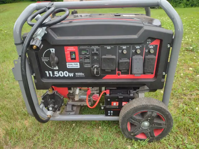 Génératrice BENCHMARK 2022 a essence ou propane en bonne conditi