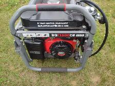 Génératrice BENCHMARK 2022 a essence ou propane en bonne conditi - Photo 2
