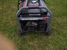 Génératrice BENCHMARK 2022 a essence ou propane en bonne conditi - Photo 4