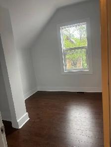 4 bedroom 2 bath house on Gladstone near Bank St - Photo 8