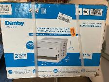 NEW - 10,000 BTU Danby air conditioner - Photo 2