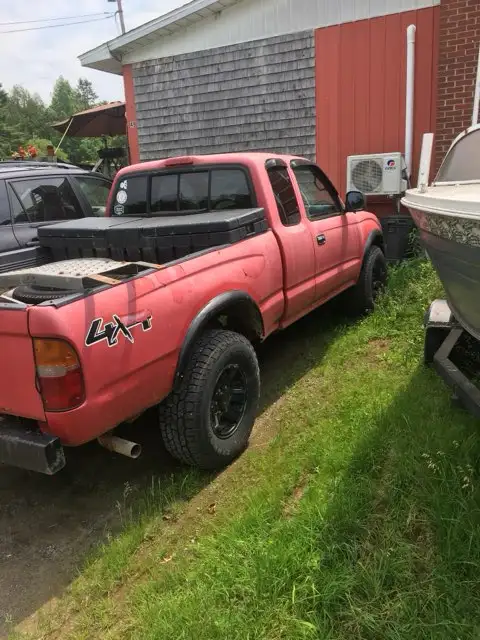 2000 Toyota Tacoma SR5 4x4 automatic $2000 or best offer