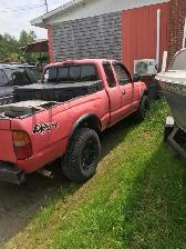 2000 Toyota Tacoma SR5 4x4 automatic $2000 or best offer