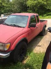 2000 Toyota Tacoma SR5 4x4 automatic $2000 or best offer - Photo 2