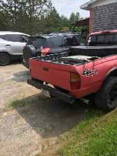 2000 Toyota Tacoma SR5 4x4 automatic $2000 or best offer - Photo 3
