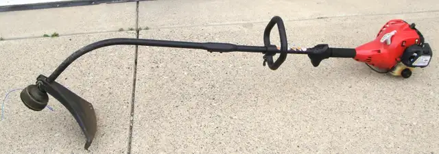 HOMELITE 2 CYCLE GAS GRASS / WEED TRIMMER
