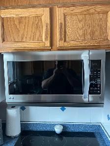 LG Over Range Microwave - Photo 4