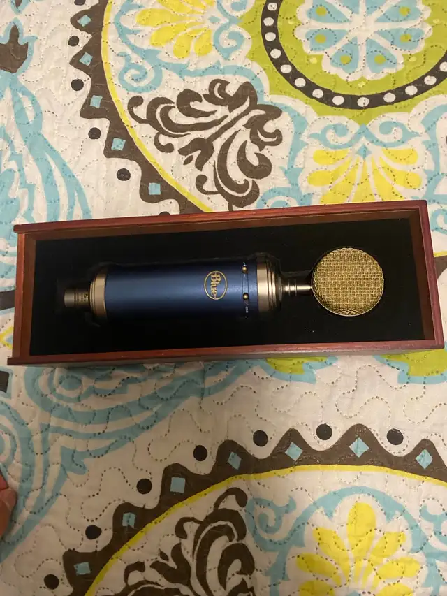 Blue Bluebird Condenser Microphone – Excellent Condition