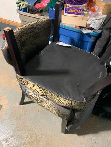 Like New 2x Patterned Chairs Furniture - Photo 2