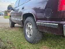 1997 GMC Yukon SLT 4x4 Loaded V8 - Photo 3