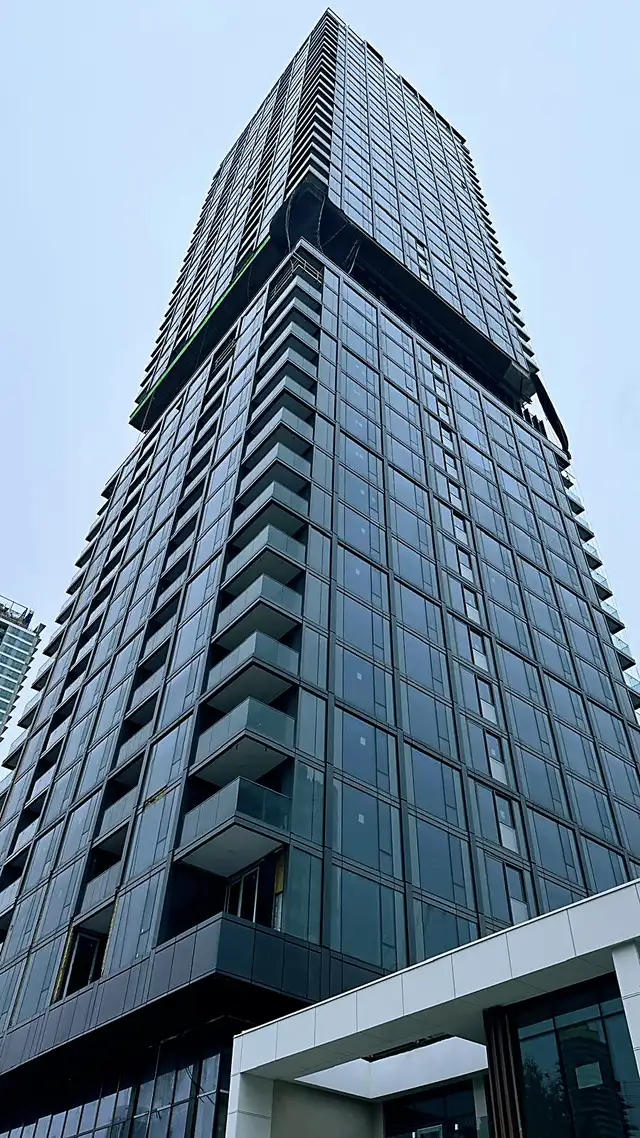 Central Park House – Brand New 1 Bedroom   Den - Near Metrotown