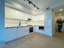 Central Park House – Brand New 1 Bedroom   Den - Near Metrotown - Photo 2