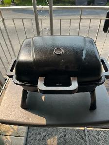 MASTER CHEF PORTABLE TABLETOP PROPANE GRILL