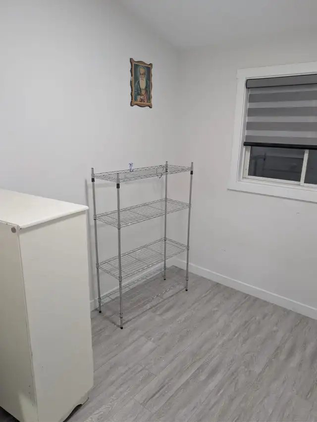 Small room for rent