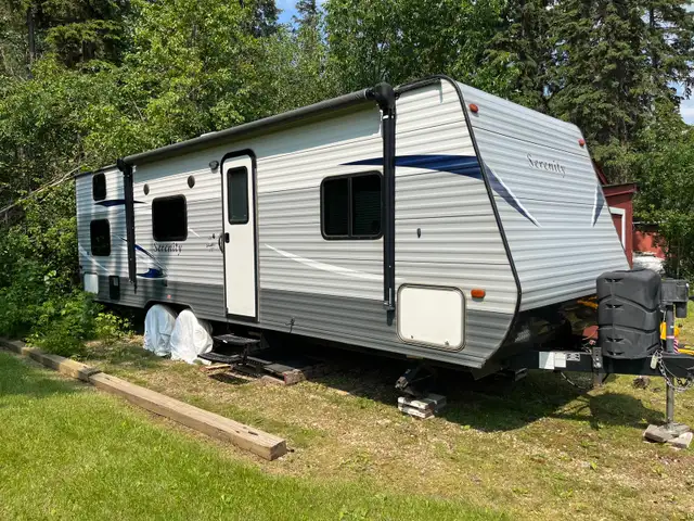 2017 Serenity by GulfStream 30ft Travel Trailer