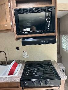 2017 Serenity by GulfStream 30ft Travel Trailer - Photo 9