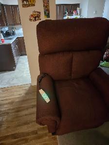 Electric Lift Chair - Photo 2