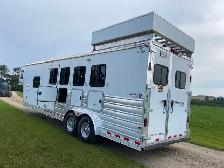 4 Horse living quarters - Photo 3