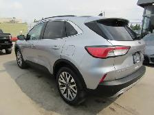 2022 Ford Escape Titanium AWD 2.0L | Navi | Carplay | Blind Spot - Photo 9