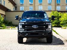2022 Ford Super Duty F-350 SRW Platinum 6.7L Tremor Off-Road - Photo 3