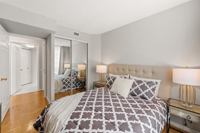 BEAUTIFUL CONDO FOR RENT IN VAUGHAN (Bathurst & Steeles)