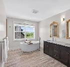 Luxury property in Sunrise Cove - Photo 8