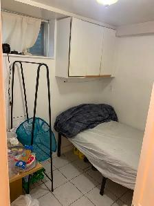 Room for rent (donmills, finch Seneca college)
