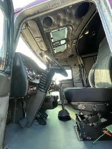 Kenworth T-600 - Photo 7