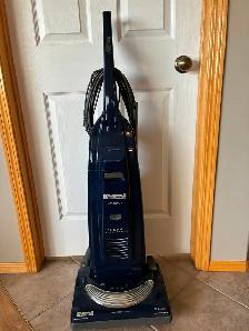 Upright Kenmore Elegance vacuum