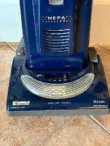 Upright Kenmore Elegance vacuum - Photo 3