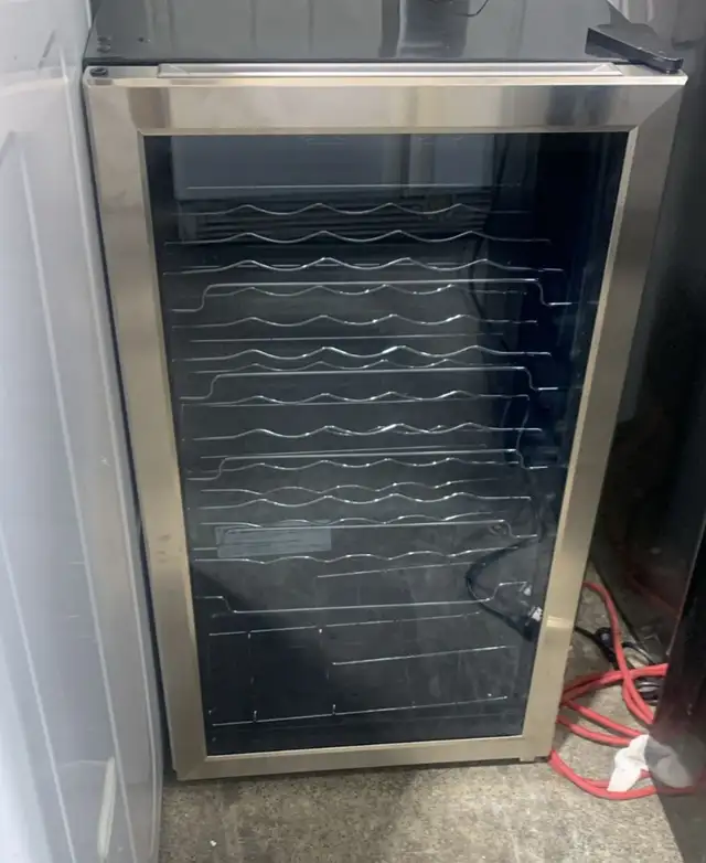 Insignia 3.3 Cu.Ft. 29 Bottle Wine Cooler