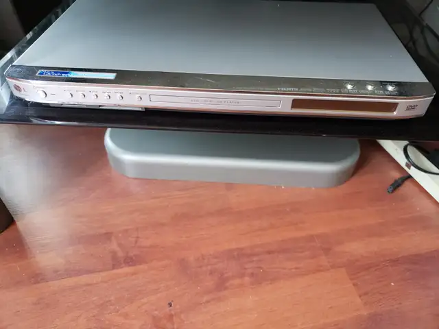LG/LDA-531 DVD/VCD/CD/MP3 HDMI PLAYER IN PERFECT COND.