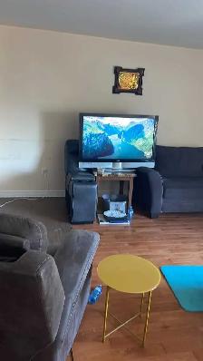 Bedroom with private bathroom - Photo 3