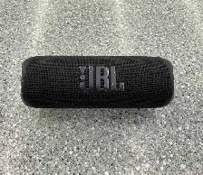 JBL Flip 6 Bluetooth Speaker