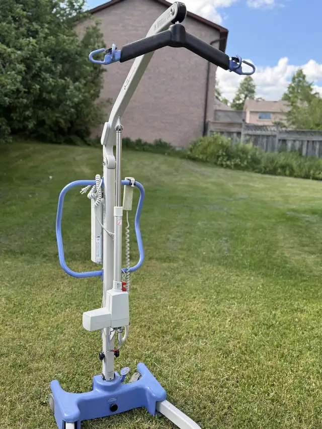 Joerns Hoyer Advance 340 Hoyer Lift with Sling $ 1300