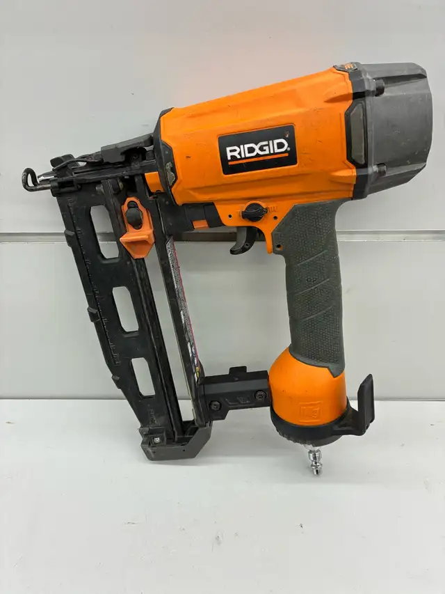 Ridgid R250SFE 16GA Nailer