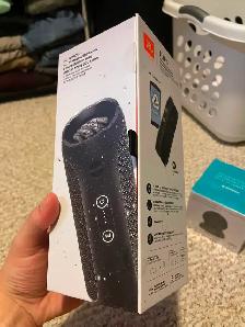 JBL Flip 4 Portable Waterproof Speaker - Photo 2