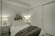 1 BEDROOM PLUS DEN, LIKE NEW, EAST VILLAGE, Semi Furnished - Photo 5