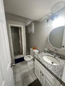 2 private Rooms in a bright basement near Squareone for Rent - Photo 5