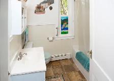 Bright Clean Room for Rent in Annapolis Royal Home - Photo 3