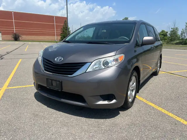 2014 Toyota Sienna LE