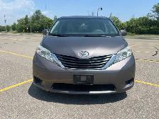 2014 Toyota Sienna LE - Photo 2