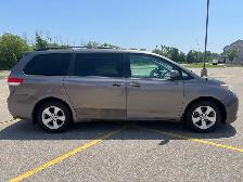 2014 Toyota Sienna LE - Photo 4