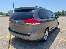 2014 Toyota Sienna LE - Photo 5
