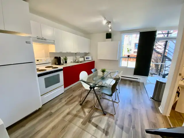 Superbe 3 1/2 cours et jardins privés! Location 1 mois à 1 an !