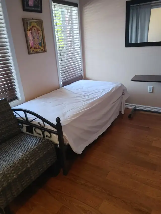 Private room  for rent, Sheppard Ave East /  Morningside $450