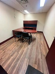 Office for lease - Photo 2